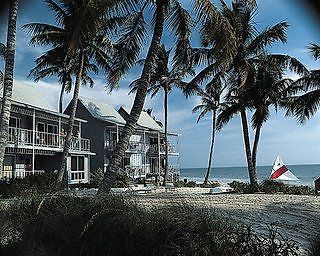 Lahaina Inn Resort Estero Bagian luar foto